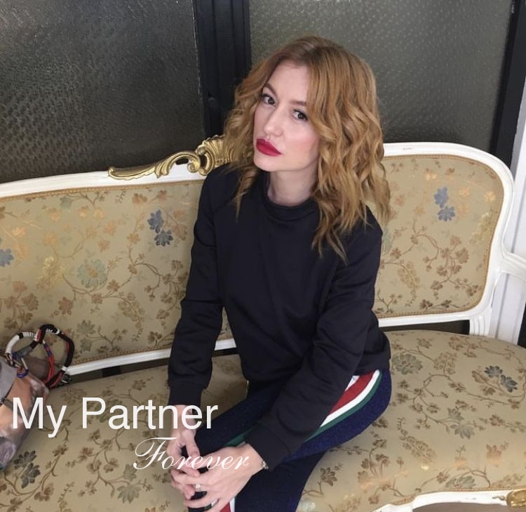 Dating with Sexy Ukrainian Woman Yuliya from Vinnitsa, Ukraine