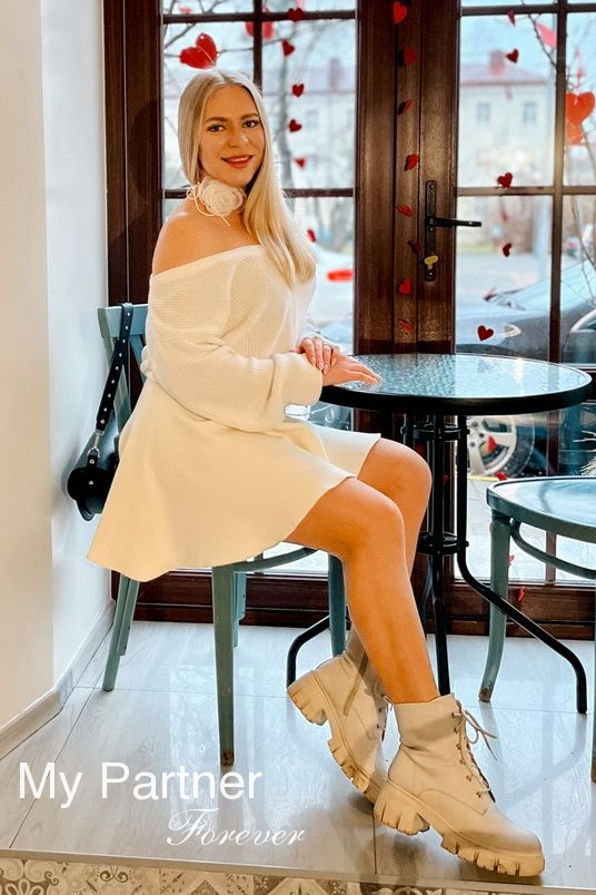 Dating with Single Belarusian Lady Anastasiya from Grodno, Belarus