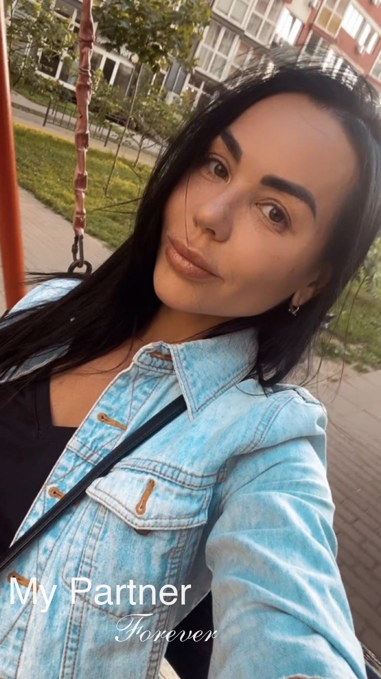 Dating with Stunning Ukrainian Lady Svetlana from Kiev, Ukraine