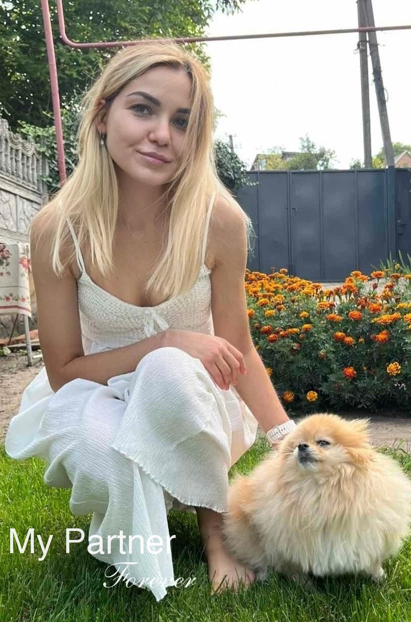 Dating with Ukrainian Woman Alina from Dniepropetrovsk, Ukraine