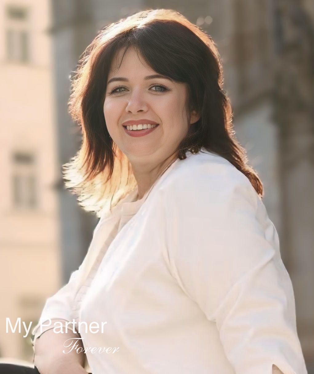 Datingsite to Meet Beautiful Ukrainian Girl Yuliya from Kharkov, Ukraine
