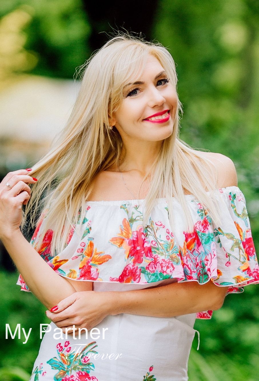 Datingsite to Meet Beautiful Ukrainian Lady Elena from Poltava, Ukraine