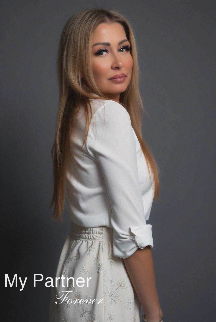 Datingsite to Meet Gorgeous Ukrainian Woman Anna from Kiev, Ukraine