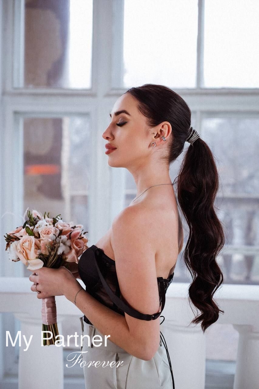 Datingsite to Meet Sexy Ukrainian Lady Anna from Krivoj Rog, Ukraine
