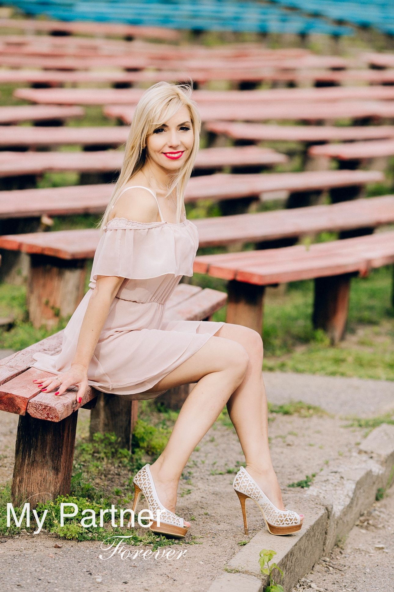 Datingsite to Meet Sexy Ukrainian Lady Elena from Poltava, Ukraine