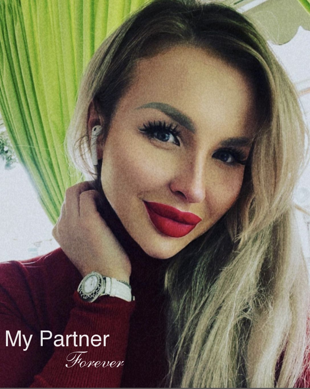Datingsite to Meet Stunning Ukrainian Lady Viktoriya from Kiev, Ukraine