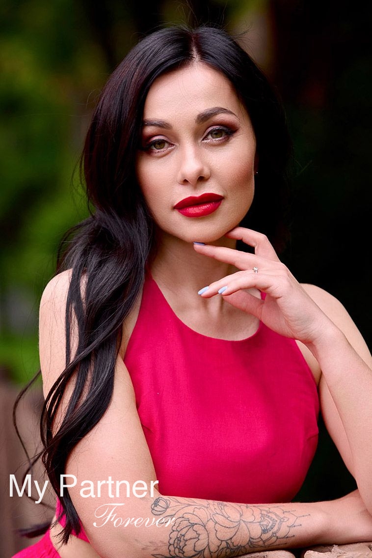 Online Dating with Beautiful Ukrainian Girl Olga from Poltava, Ukraine
