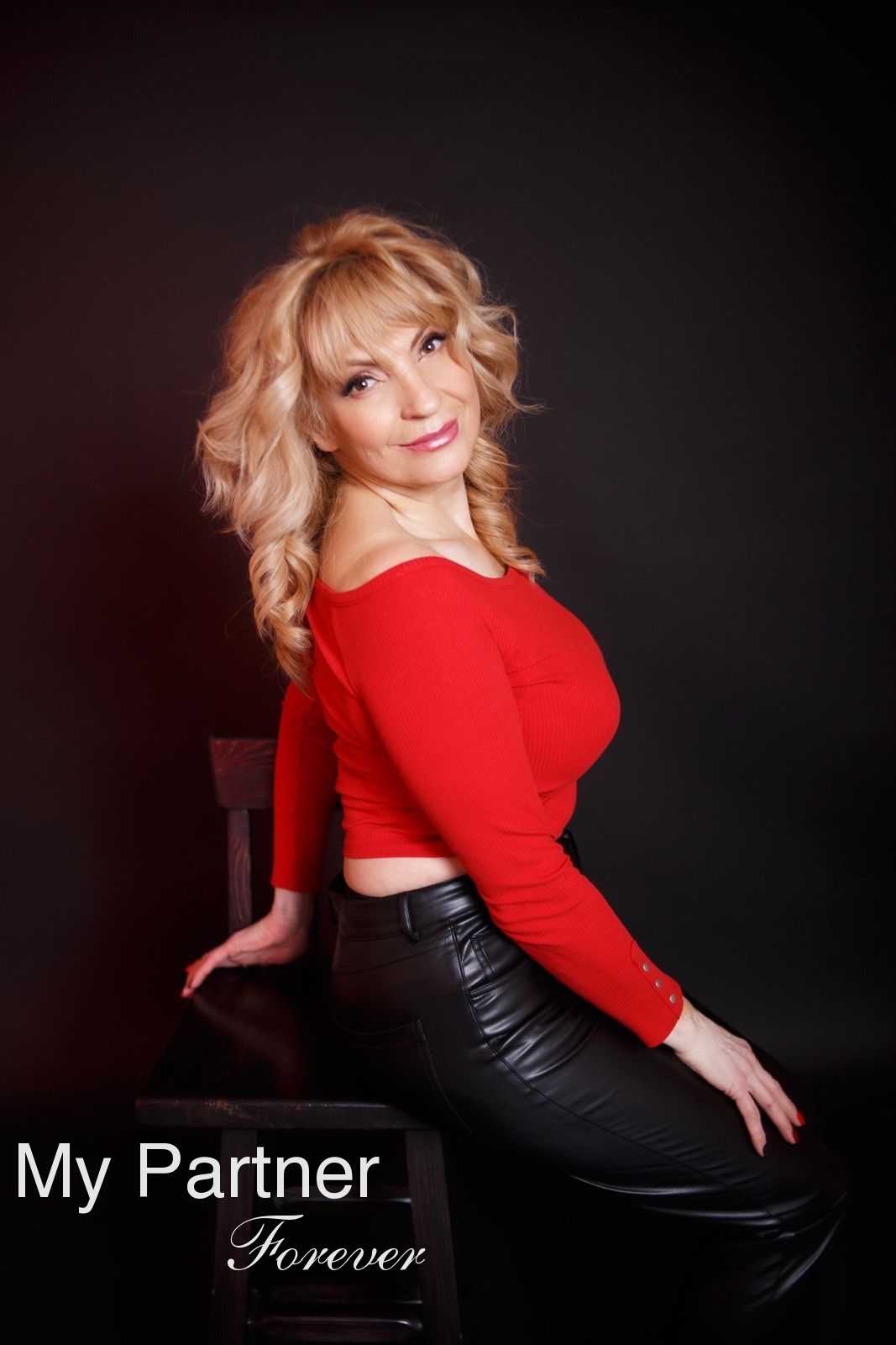 Online Dating with Beautiful Ukrainian Woman Valentina from Kharkov, Ukraine