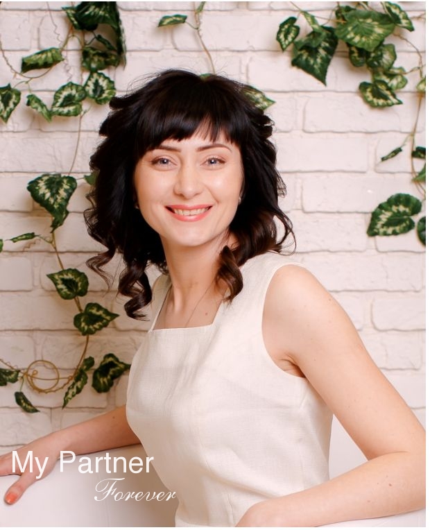 Online Dating with Beautiful Ukrainian Woman Viktoriya from Melitopol, Ukraine