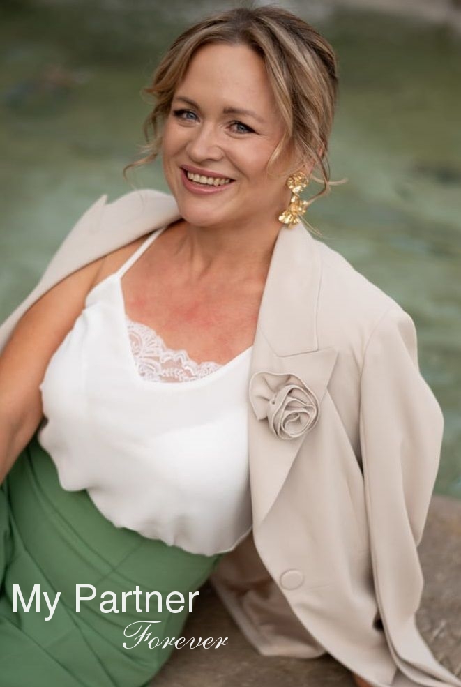 Online Dating with Charming Ukrainian Woman Tatiyana from Zaporozhye, Ukraine