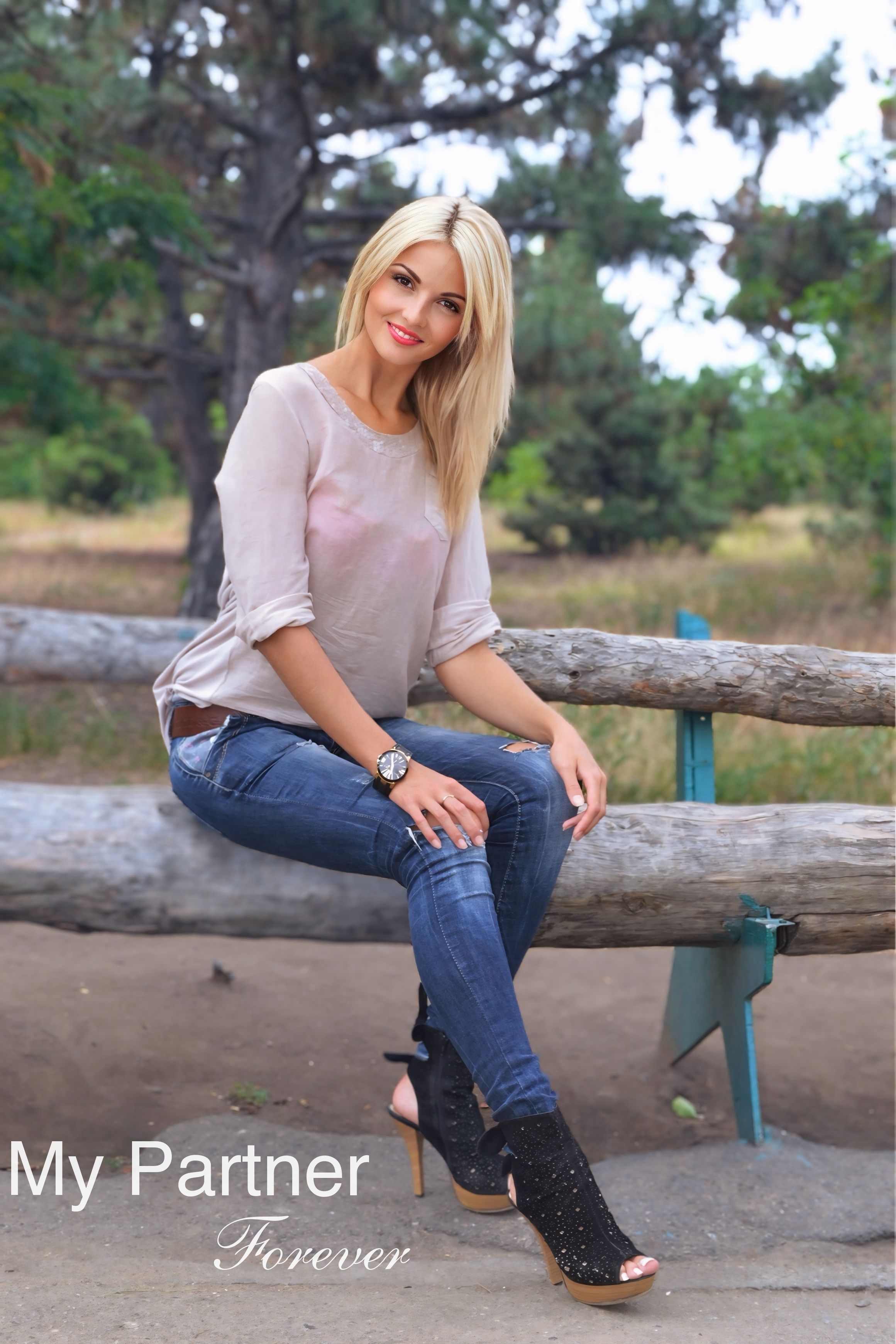 Online Dating with Gorgeous Ukrainian Girl Ekaterina from Kiev, Ukraine