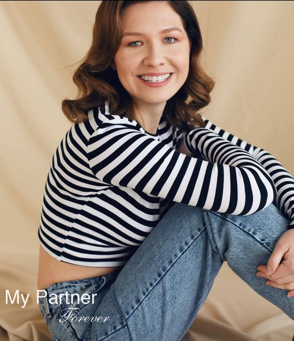 Online Dating with Gorgeous Ukrainian Woman Kseniya from Kiev, Ukraine