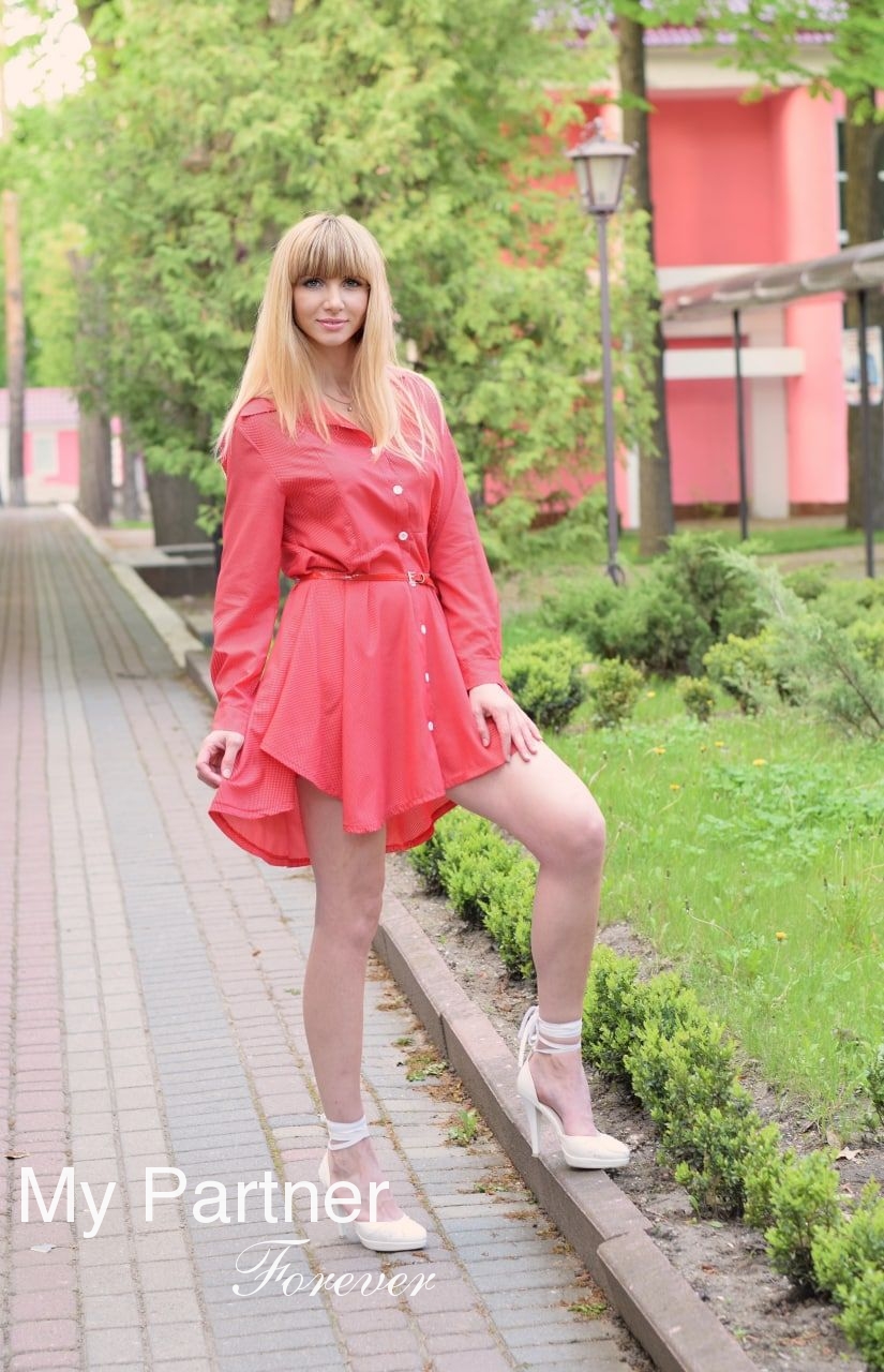 Online Dating with Pretty Ukrainian Woman Irina from Kharkov, Ukraine