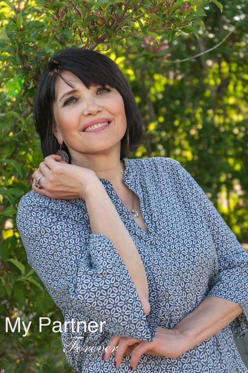 Online Dating with Sexy Ukrainian Woman Lyudmila from Kiev, Ukraine