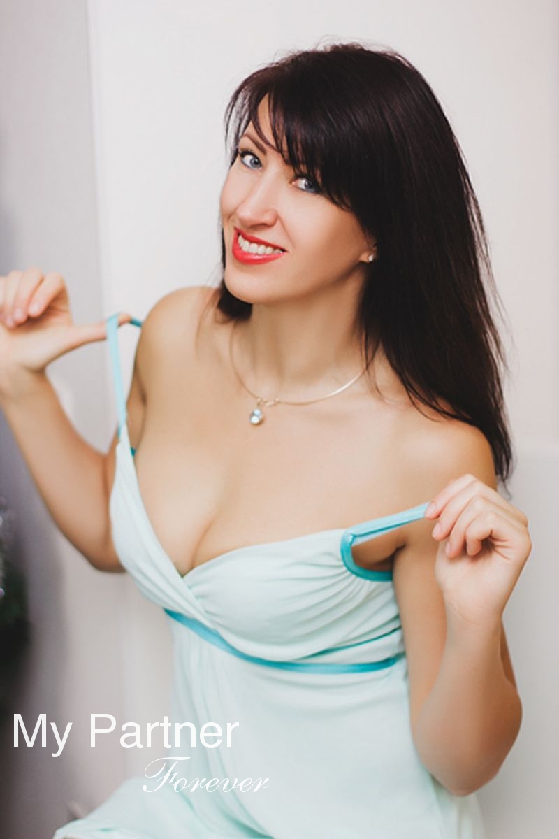 Online Dating with Single Ukrainian Girl Nataliya from Krivoj Rog, Ukraine