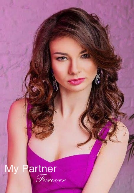Ukrainian Women Matchmaking - Meet Elena from Kiev, Ukraine