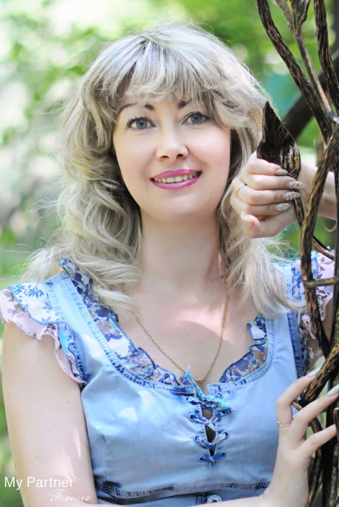 Online Dating with Stunning Ukrainian Girl Nellya from Mariupol, Ukraine