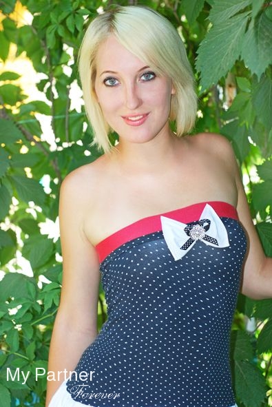 Online Dating with Stunning Ukrainian Girl Viktoriya from Melitopol, Ukraine
